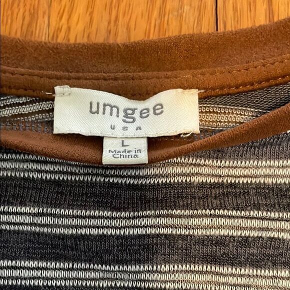 Umgee Striped Large Long Sleeve Top - Blue and White - Picture 2 of 6